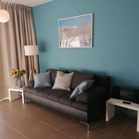 Comfortable Two Bedroom Apartment *