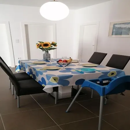 By The In Dalmatia Apartment Sibenik