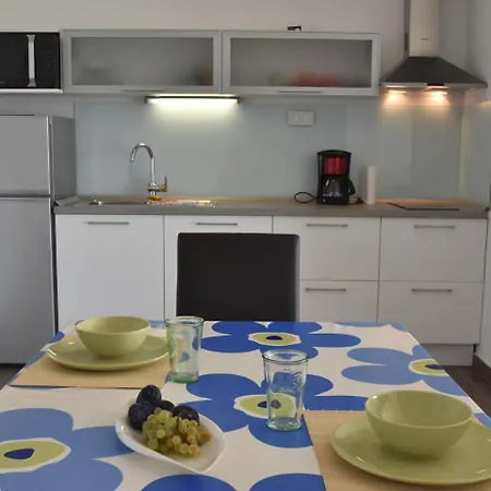 Apartment Comfortable Two Bedroom *